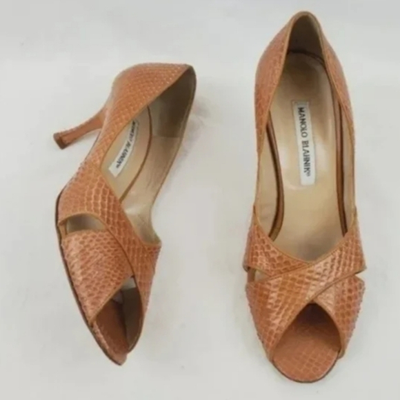 Manolo Blahnik tan leather peep toe heel pumps size 38.5 - Picture 1 of 10